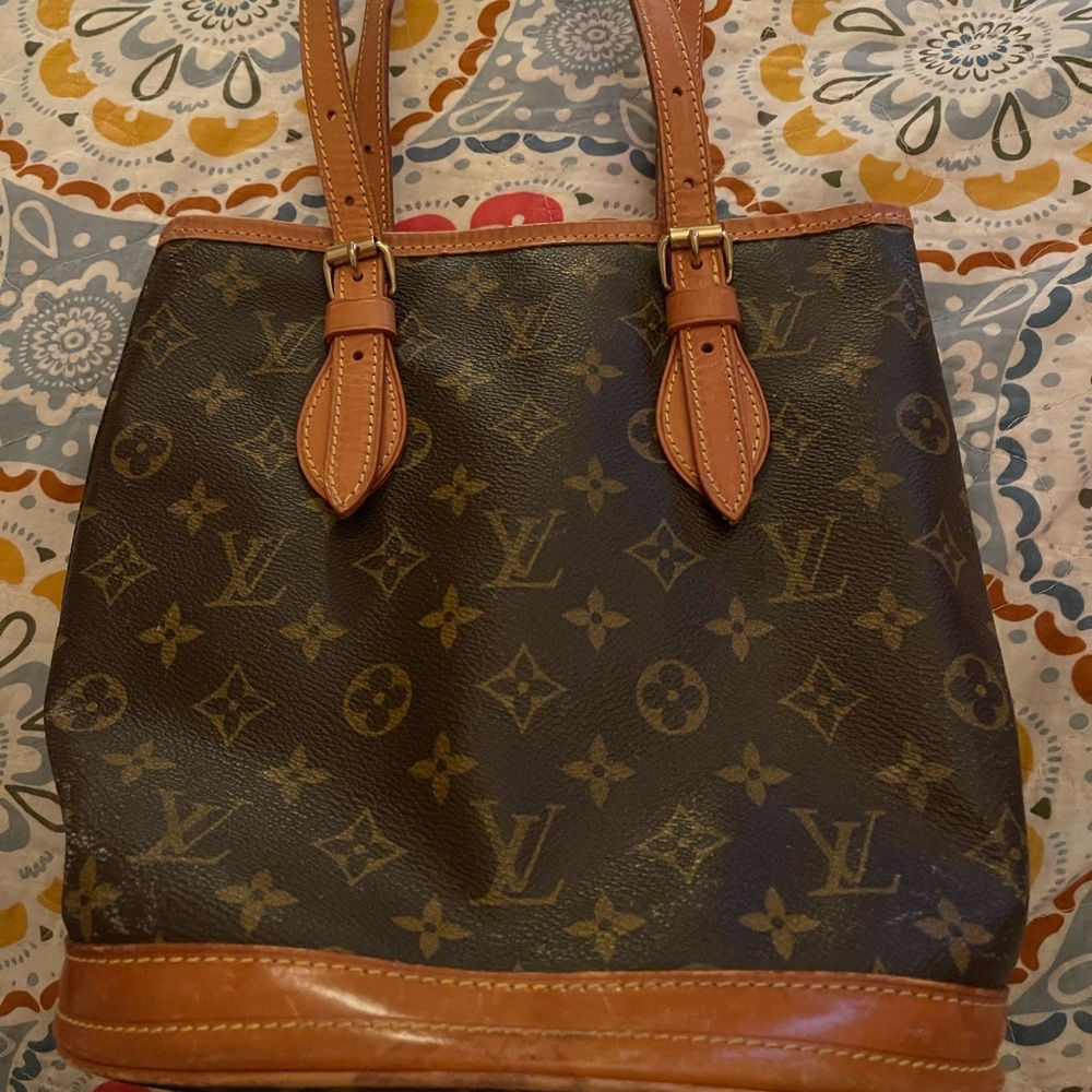 Vintage Louis Vuitton bucket bag